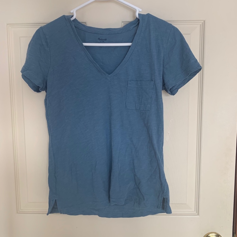 V-neck t-shirt with pocket